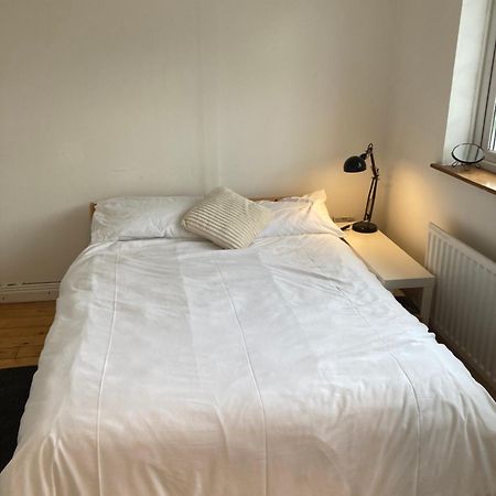 더블린 Entire Terraced Two Story Redbrick House With Parking In Secluded Cul De Sac 빌라 외부 사진